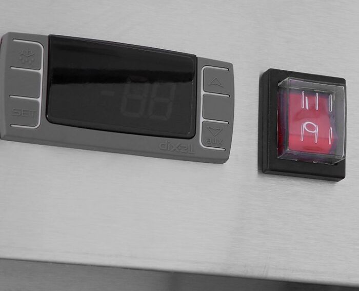 顶装式单门冰柜 730 毫米 MBF8001