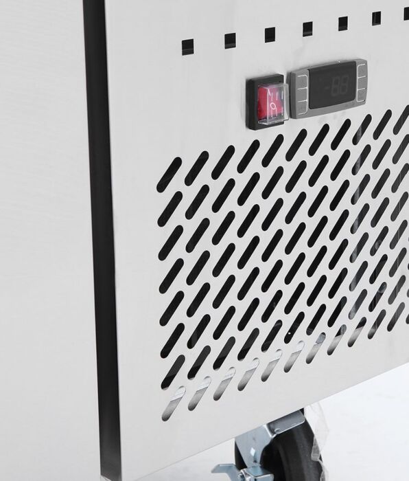 2 门披萨准备台冰箱 1702 毫米 MPF8202